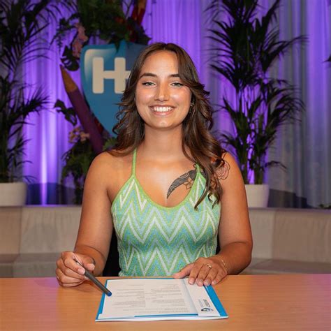 Enaida Lafertin on LinkedIn: Bachelor Social Work behaald! HZ ...