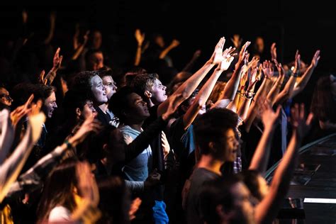 Raising Hands In Worship: Biblical Practice Or Conditioned Behavior ...