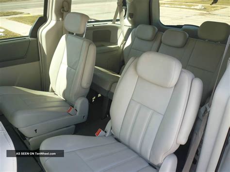 2009 Chrysler Town And Country Touring Edition