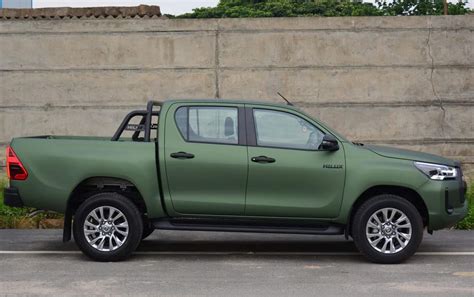 India’s First Toyota Hilux with Matte Green Wrap – This is IT » Car ...