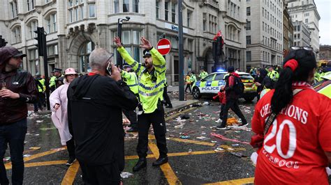 Atropellamiento en Liverpool: hay un conductor detenido y casi 50 heridos - The New York Times