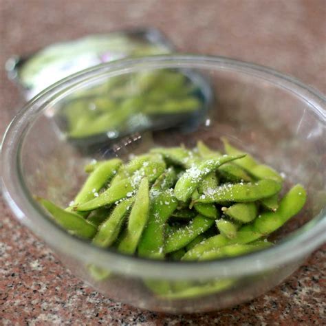 How to cook edamame (fresh soy beans in pods)