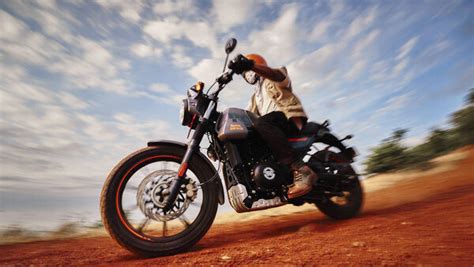 Royal Enfield Scram 440 sales temporarily suspended over faulty engine ...