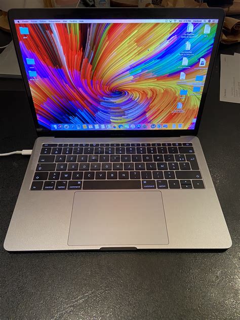 Apple MacBook Pro 2017 - 普象网