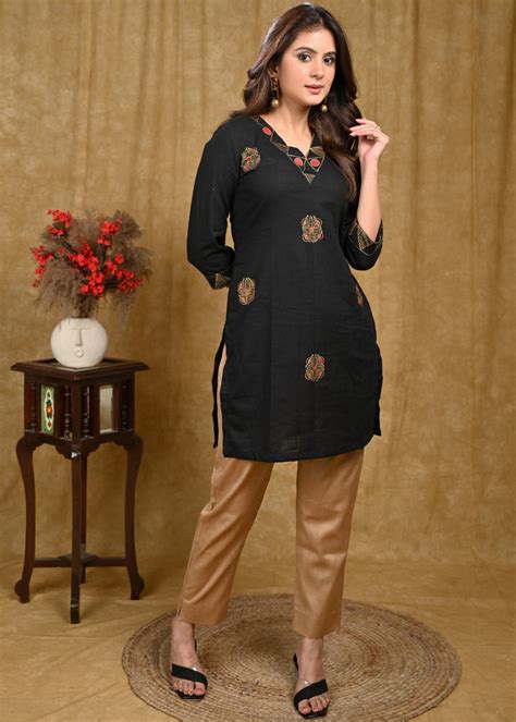Elegant Hand Painted Black Cotton Tunic – Sujatra