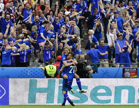 The underdog theme song blared loud and proud in the world of sports in ...