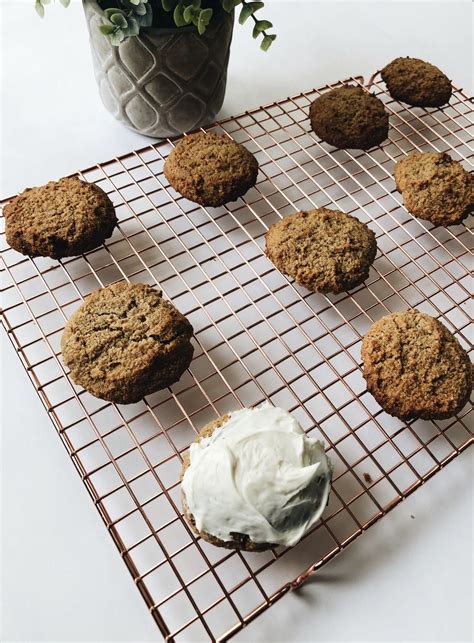 Superfood Cookie Recipe - Truffled scallop toast - Clean Eating Snacks ...