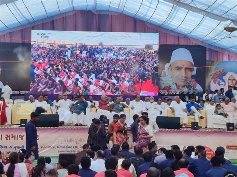 In Madhapar, 32 nine couples took steps in the 54th mass marriage of ...