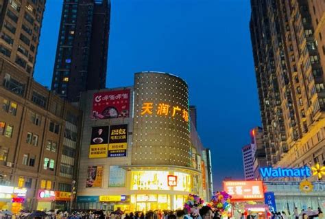 信阳日报-图片-胜利路步行街：商业新形象 文旅新地标