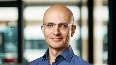 Apple names Indian-origin Sabih Khan as Chief Operating Officer