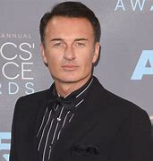 Now julian mcmahon doing what is Shannen Doherty