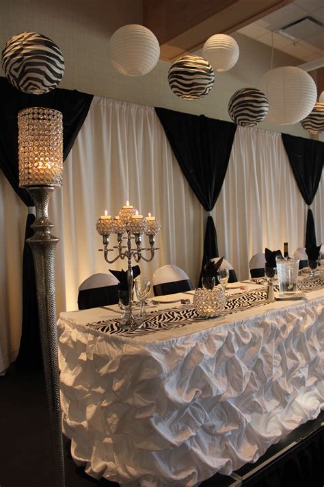 White and black backdrop, puffy barrel table skirt Head Table Decor ...