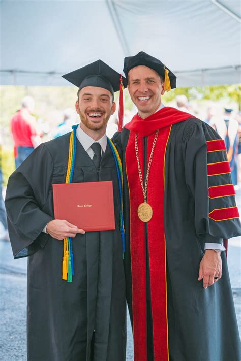 Counselor vs Therapist: What is the Difference? - Grace College