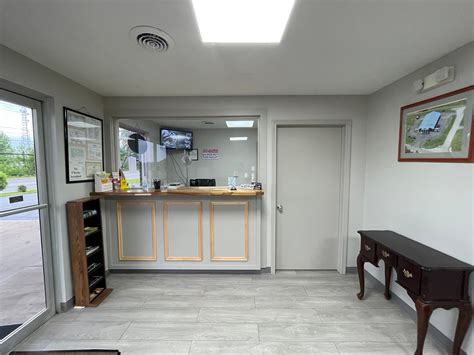 EMBASSY INN (Hohenwald) - Hotel Reviews, Photos, Rate Comparison ...