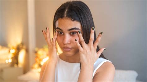 Doctor reveals 5 ways your eyes are making you tired