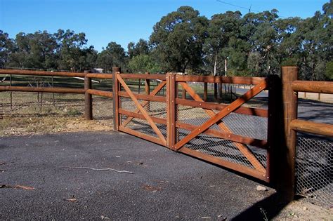 Rural Gates Entrances - StockWorx
