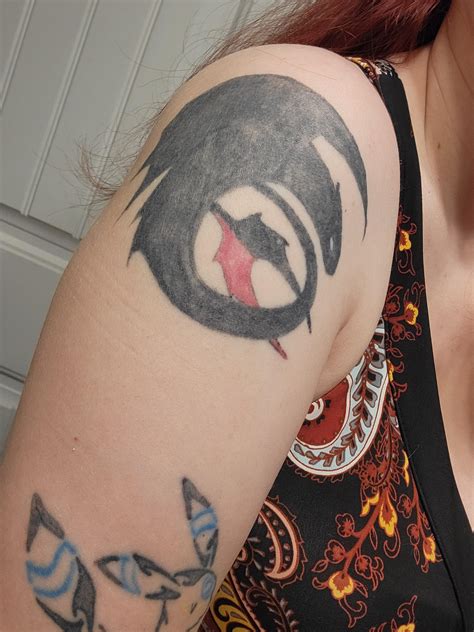 Can anyone tell me why this ink didn't stay? : r/tattooadvice