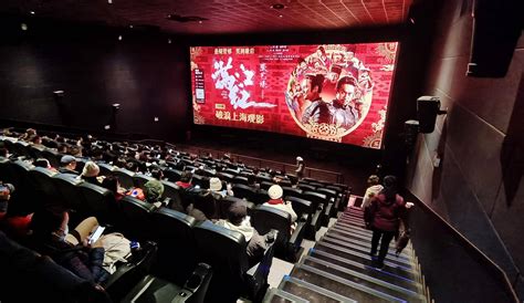 红星观察丨春节档票房破67亿，有影院一天收入相当于此前两月总和，影院复苏还需要啥？_刘安_电影_疫情
