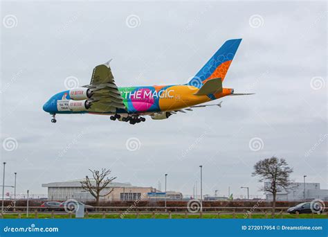 Biggest Passenger Plane in the World, Airbus A380 Emirates in Special ...