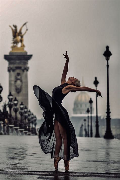 Pin by ᏚᎻᎾᏚᎻᎾ ᏚᎻᏆNᎬ on ᏴᎪᏞᏞᎬᎢ | Dance photography poses, Dancer photography, Dance photography