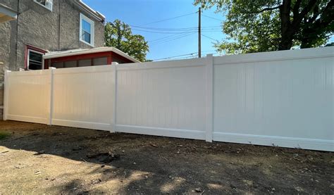 Expert Fence, Artificial Grass, Deck Company | Ergeon