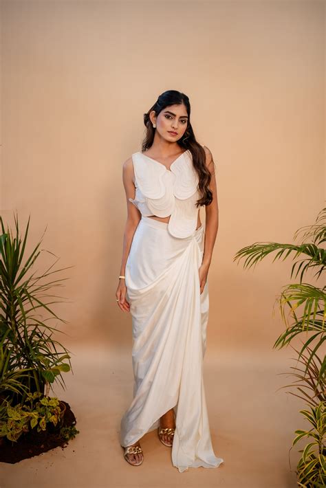 Aeris in Ivory Set – MAIRA KATARIA