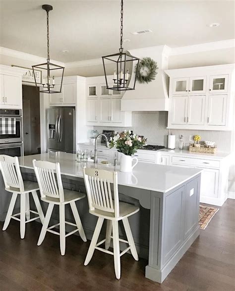 Farmhouse style kitchen, Farmhouse kitchen design, Kitchen cabinet design