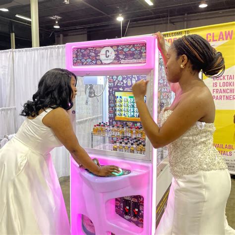 Cocktail Claw Machine 的图像结果