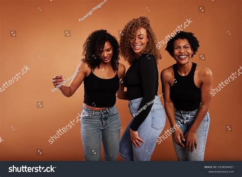 44,592 Hairstyling Groups Images, Stock Photos & Vectors | Shutterstock