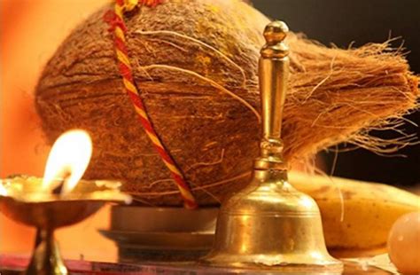 पूजा का नारियल ऐसा निकल जाए तो... - importance of coconut in hindu religion
