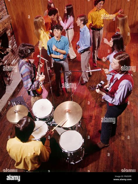 1960s Rock Band Stock Photos & 1960s Rock Band Stock Images - Alamy