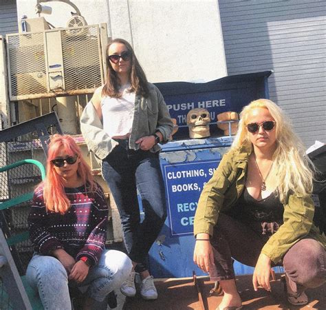 Shannon Gibbs's feet