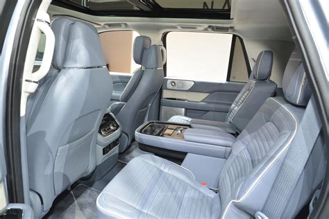 2018 Lincoln Navigator Is More Ghetto Than an Escalade in New York - autoevolution