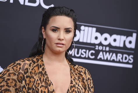 Demi Lovato apologizes after visiting, praising Israel | The Times of ...