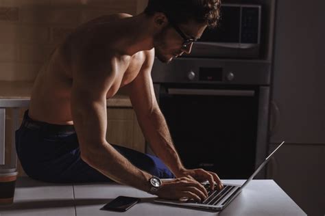 Athlete with Desktop Computer 的图像结果