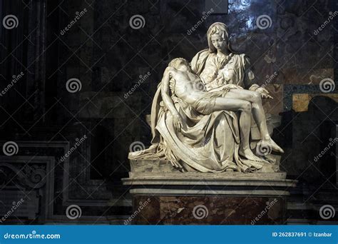 The Pieta by Michelangelo. Renaissance Sculpture by Michelangelo ...