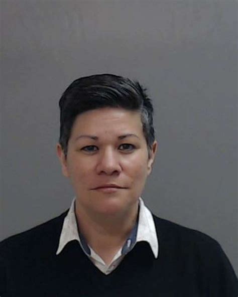 Ex-Starr County worker admits to smuggling migrants in county van