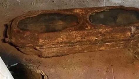 The Secret of the Mummy in the Crystal Coffin Found in a Garage in San ...