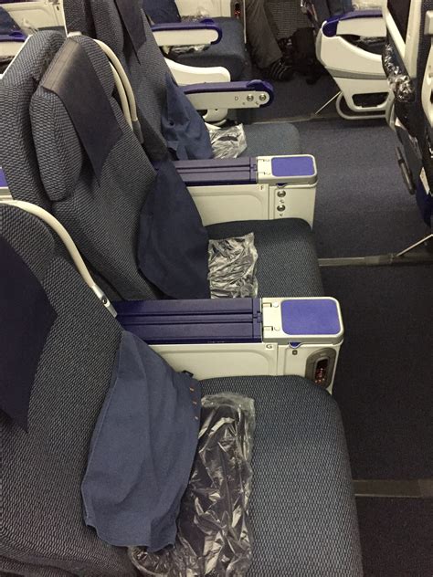 ANA Premium Economy HND-YVR | No Mas Coach!