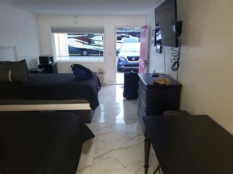 Secrets Hideaway Review: Orlando's fun swinger oasis - SwingerLifestyleGuide.com