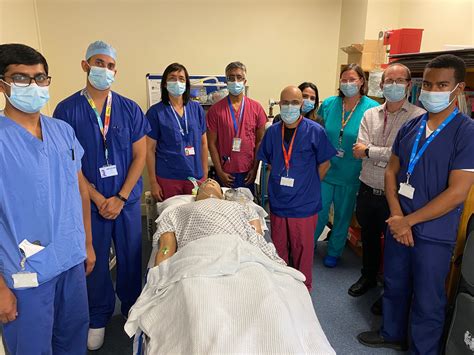 Anaesthetic-Team-with-SimMan - The Stoke-on-Trent School of Anaesthesia