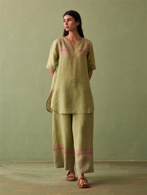 Linen Kurtas For Women | Hand Embroidered Kurta for Women – Manan