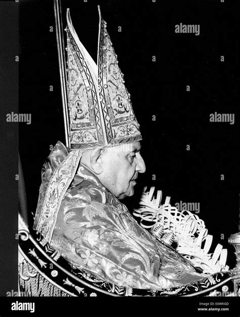 Pope john xxiii Black and White Stock Photos & Images - Alamy