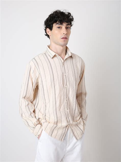 SLEEK VERTICAL STRIPED CASUAL SHIRT