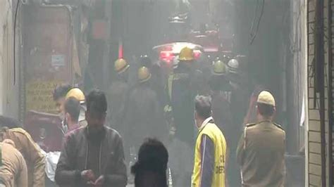Delhi Fire: seceral dead in Delhi Anaj Mandi area fire incident, rescue ...