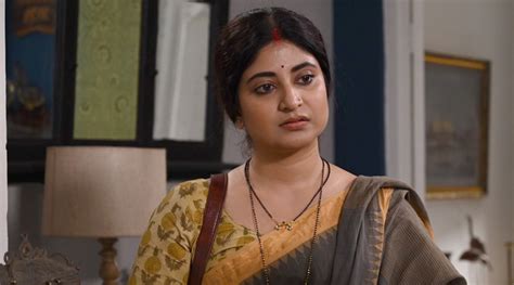 Here are the looks of actress Sandipta Sen starrer new show Noshtoneer ...