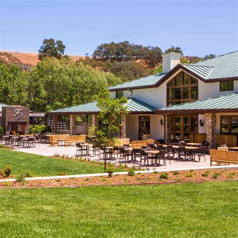 Best Santa Barbara Wineries to Visit