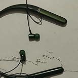 JBL Live 200 BT Wireless in-Ear Neckband Headphones with Three-Button ...