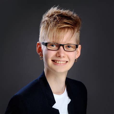 Sandra Sturm - IT-Systemadministratorin - mhplus Krankenkasse | XING