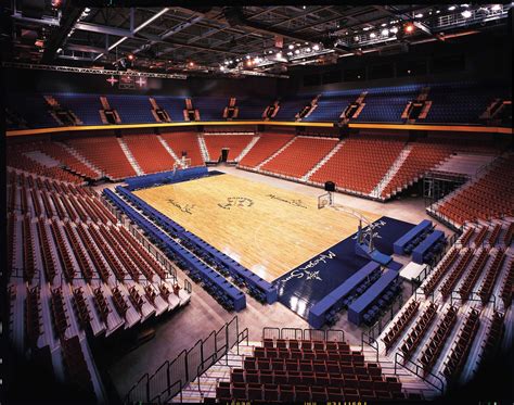 Capacity Of Mohegan Sun Arena